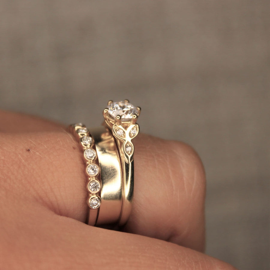 18ct Yellow Gold Solitaire With Blossom Diamonds Engagement Ring