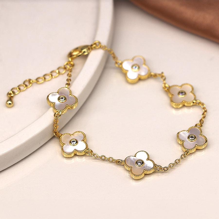 Golden chain and quatrefoil clover bracelet