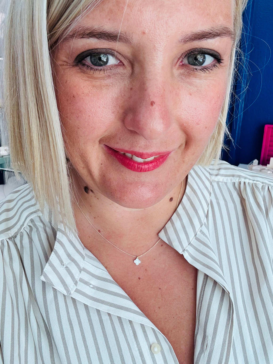 Lucky clover 9ct gold and diamond tiny necklace