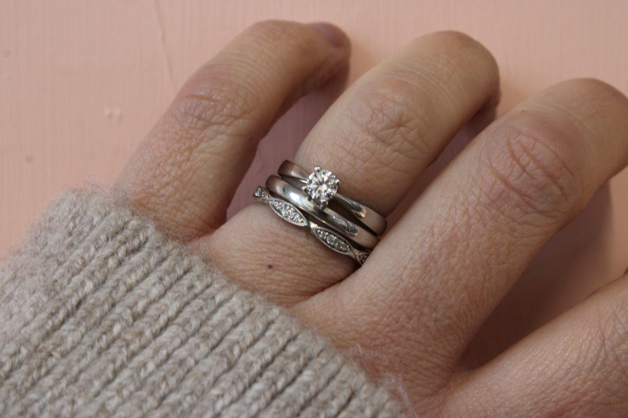 Skinny Court Wedding Ring