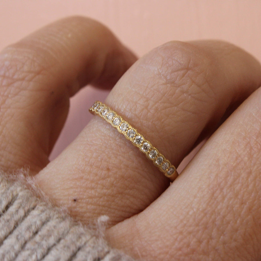 18ct Yellow Gold Millgrain Diamond Wedding Ring