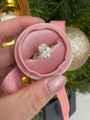 18ct yellow gold and oval diamond solitaire engagement Ring