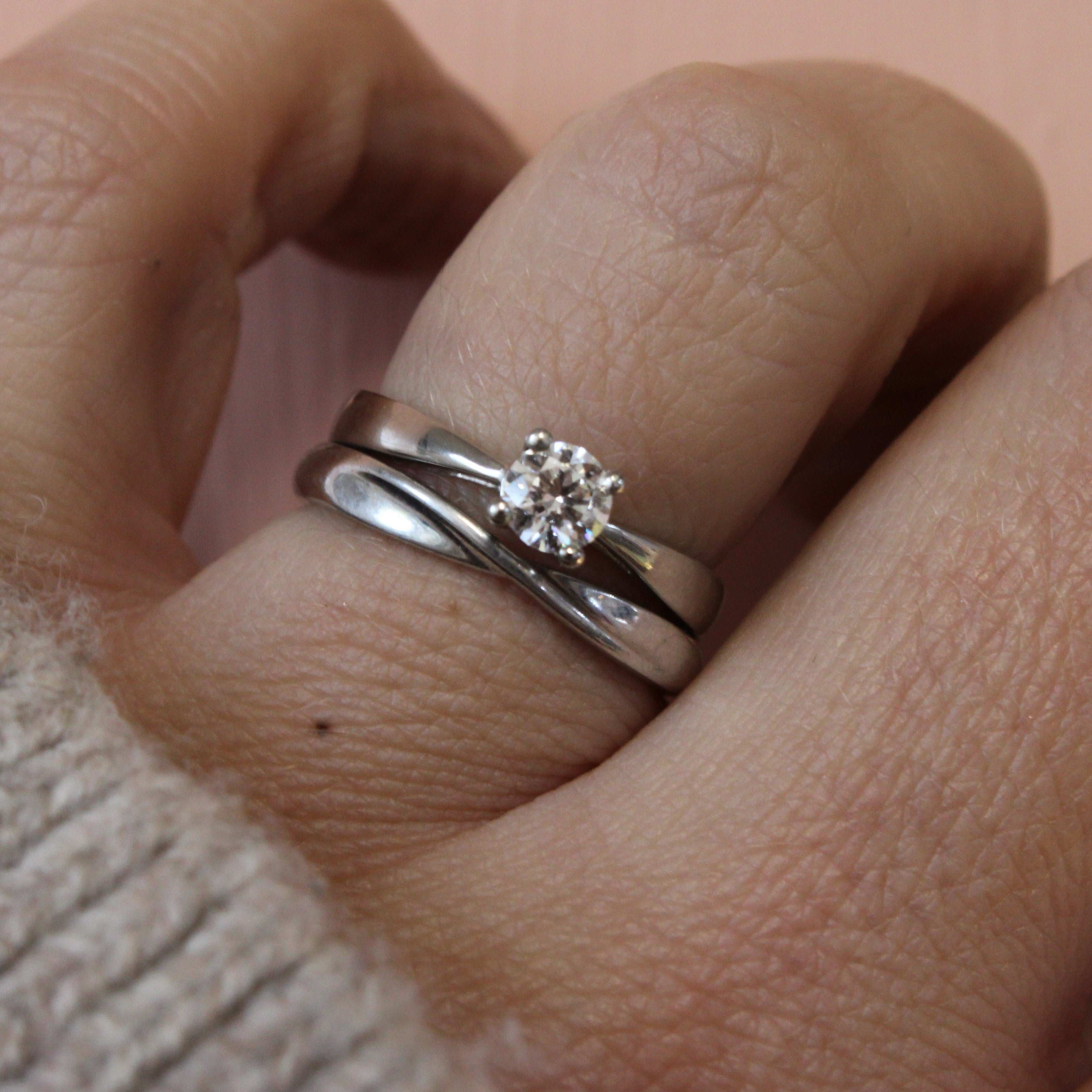 Ribbon Twist Shaped Wedding Band